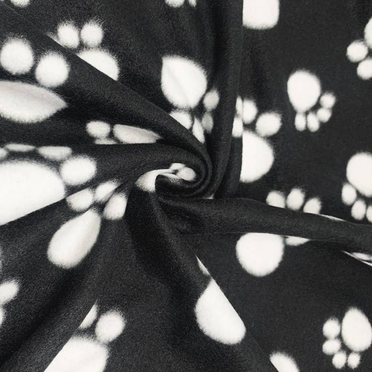 Pattern 22: Monochrome Puppy Paws 