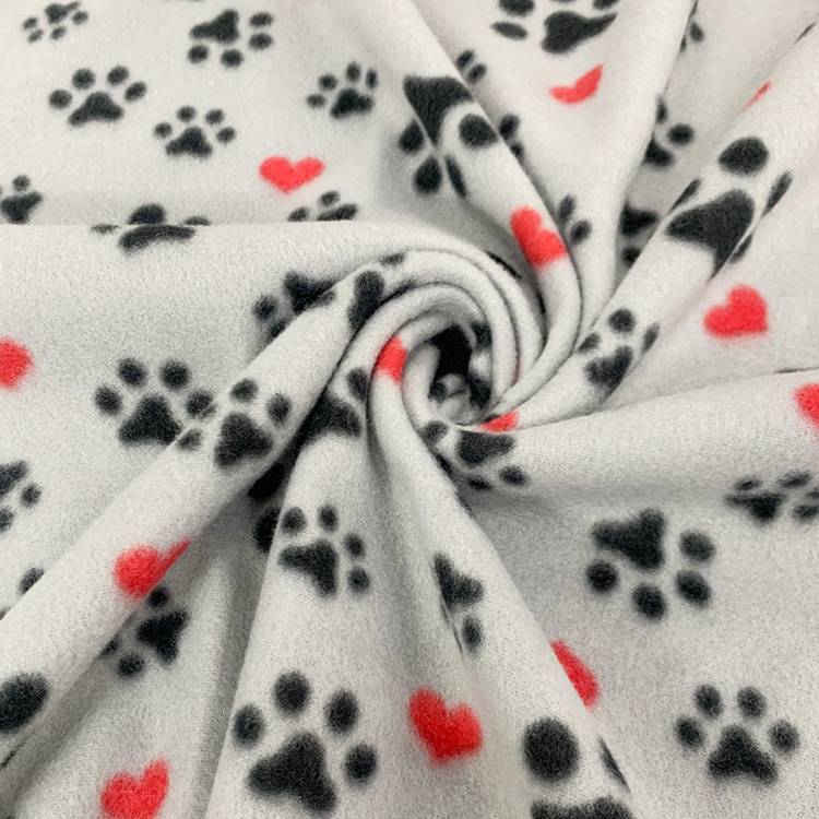 Pattern 21: Dog Paw Prints with Hearts 